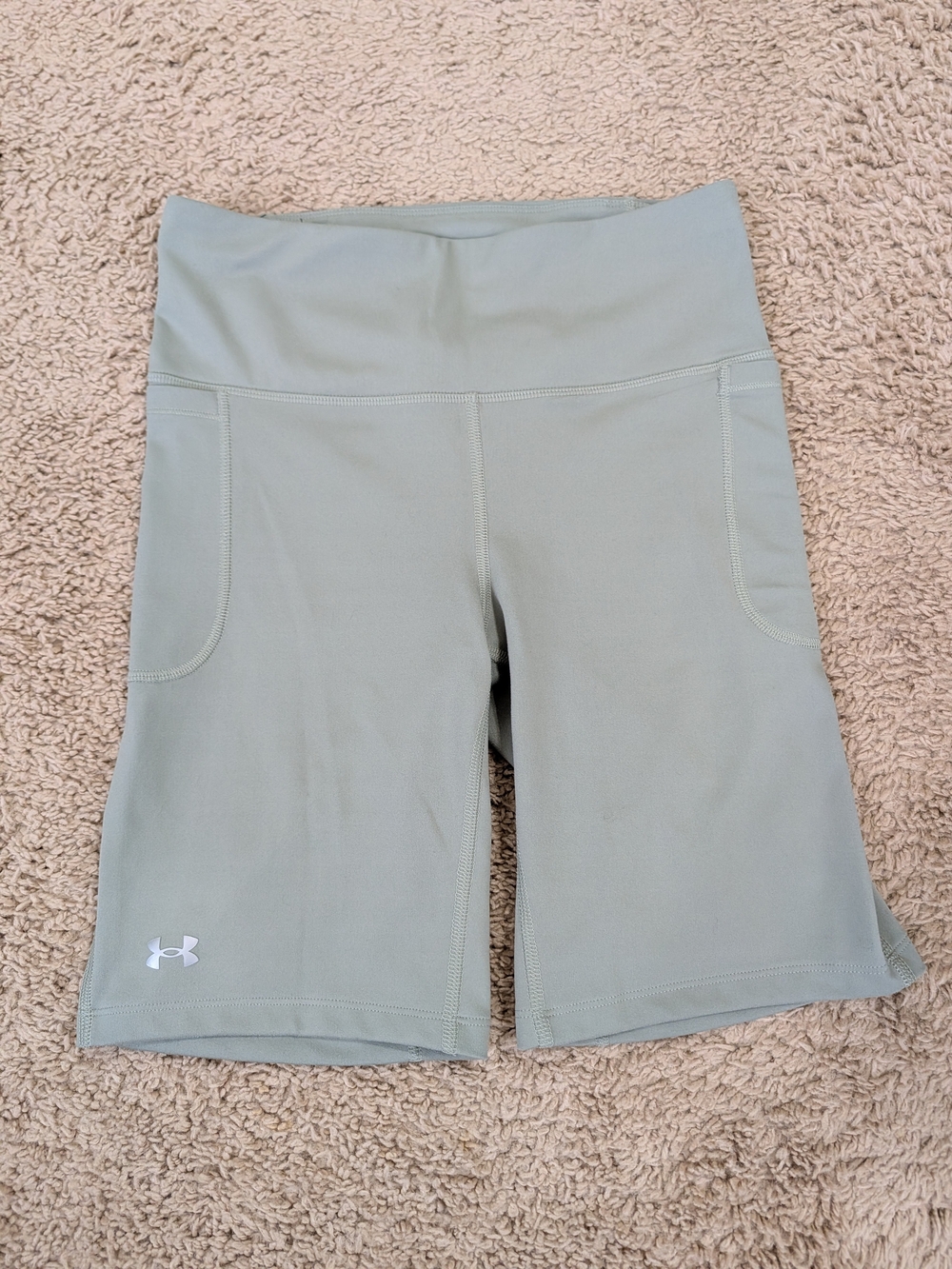 Under Armour Women's Sage Green Mid-Rise Bike Shorts with Pockets